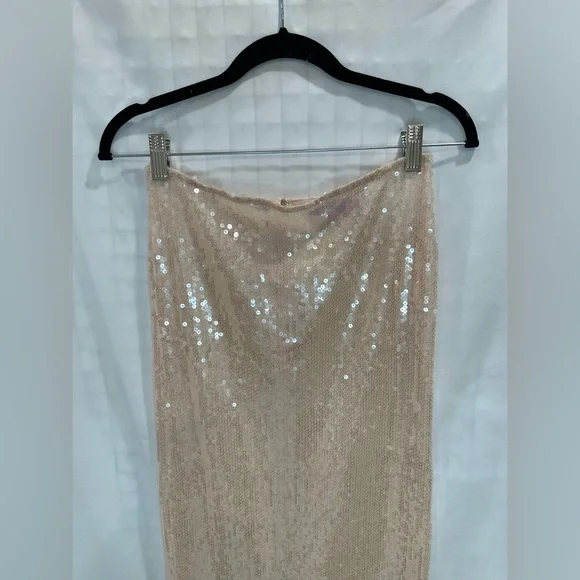 Edikted Riki light pink sheer sequin maxi Skirt - Picture 5 of 15